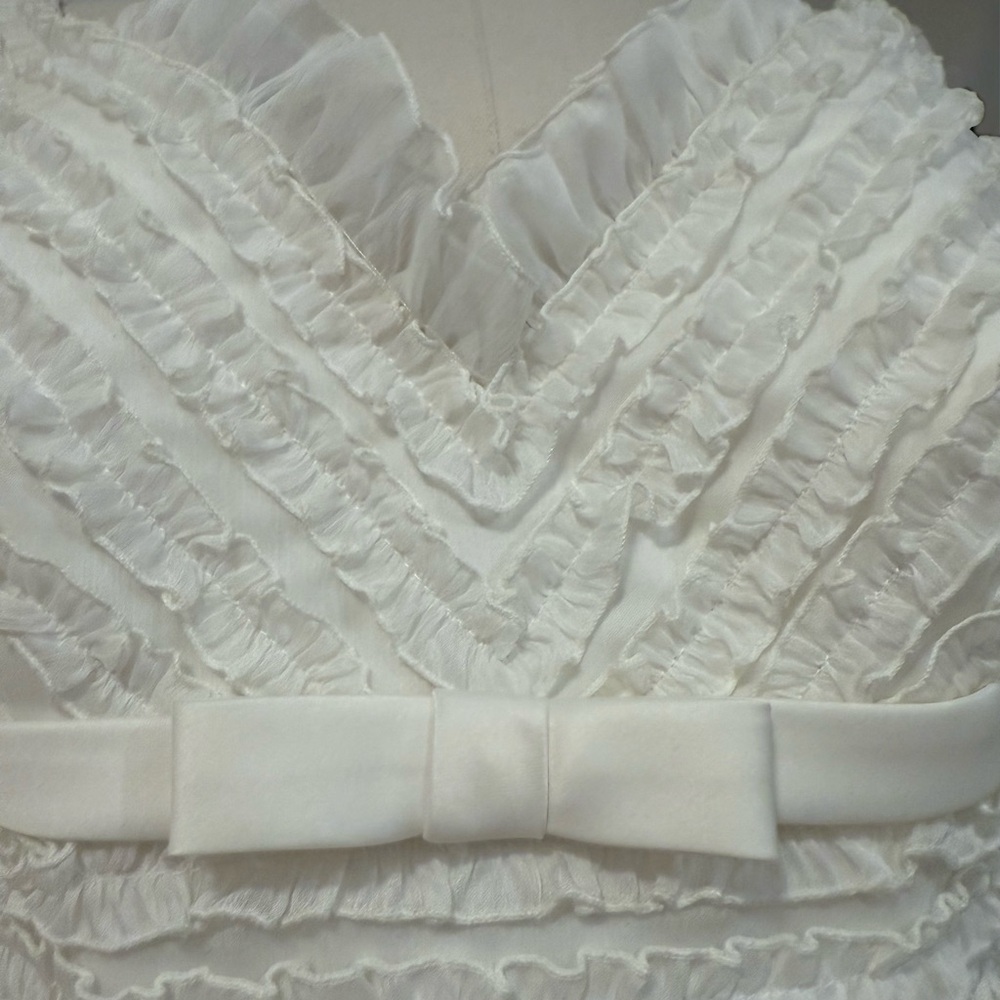 Elegant White Wedding Dress by San Patrick - Picture 2 of 11